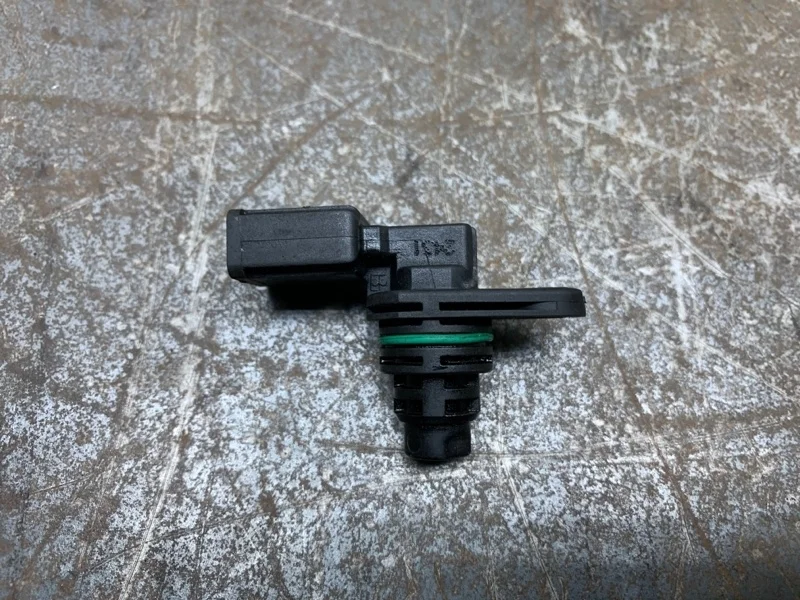 Датчик положения распредвала SKODA FABIA 2011 030907601E УНИВЕРСАЛ CGPA