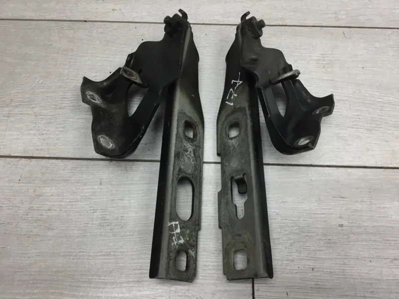 Петля капота AUDI A4 2008 8K0823301D УНИВЕРСАЛ CAGA