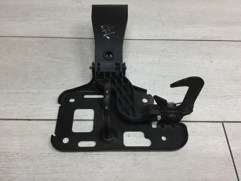 Замок капота AUDI A4 2008 8T0823480 УНИВЕРСАЛ CAGA