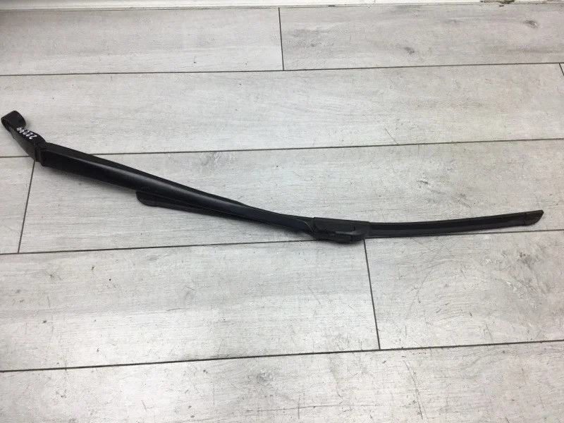 Щеткодержатель Toyota Auris 2013 8521102300 ХЭТЧБЕК 2ZR-FXE, передний правый