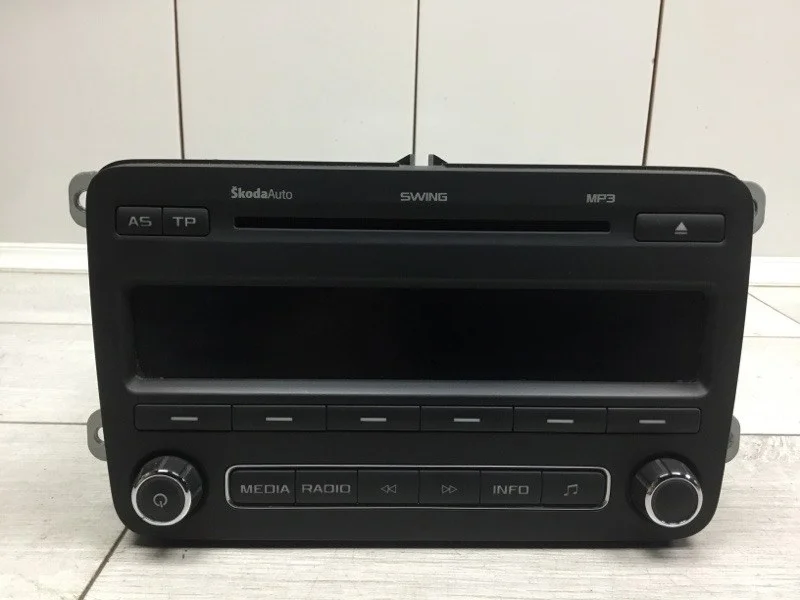 Магнитола Skoda Fabia 2011 5J0035161C УНИВЕРСАЛ CGPA