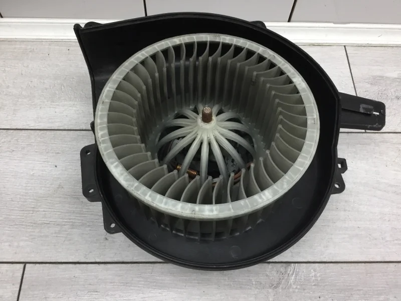 Моторчик печки Skoda Fabia 2011 6Q1819015J УНИВЕРСАЛ CGPA