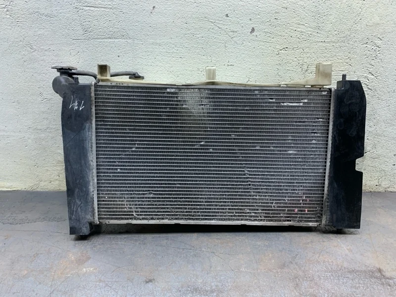 Радиатор охлаждения Toyota Avensis 2007 164000D210 УНИВЕРСАЛ 1ZZ-FE