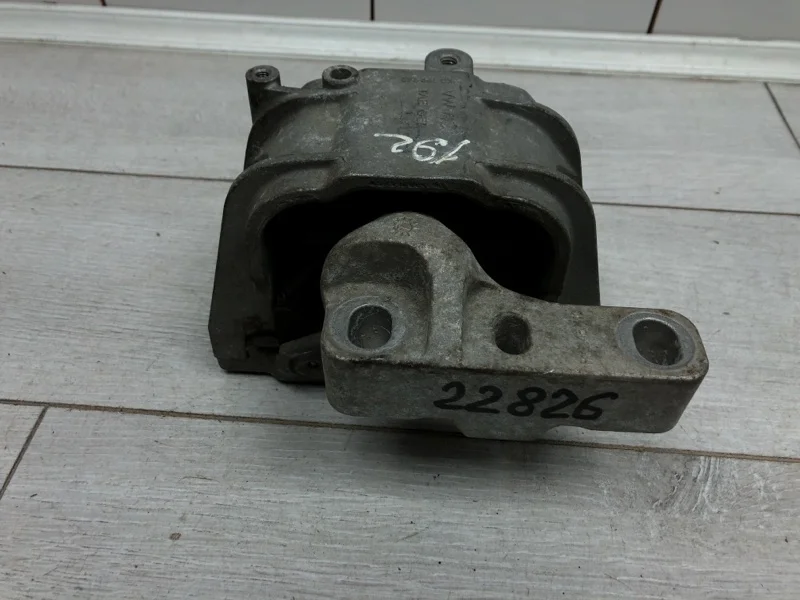 Подушка двигателя VOLKSWAGEN PASSAT 2006 1K0199262 УНИВЕРСАЛ BKP