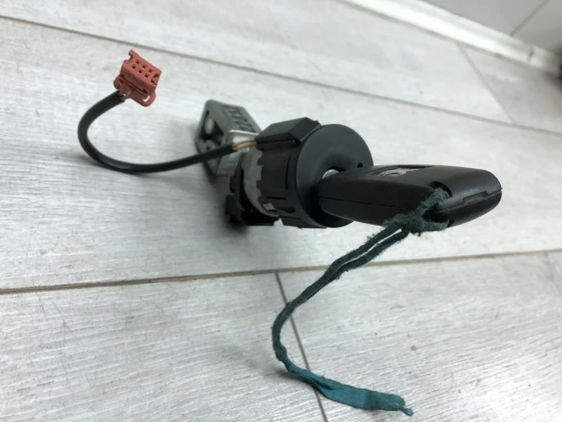 Замок зажигания Peugeot Expert 2008 9663123280 ФУРГОН RHK (DW10UTED4)