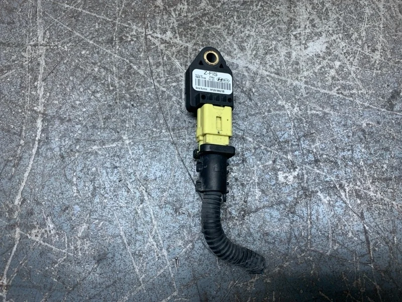 Датчик удара Hyundai I30 2008 959201H100 УНИВЕРСАЛ D4FB