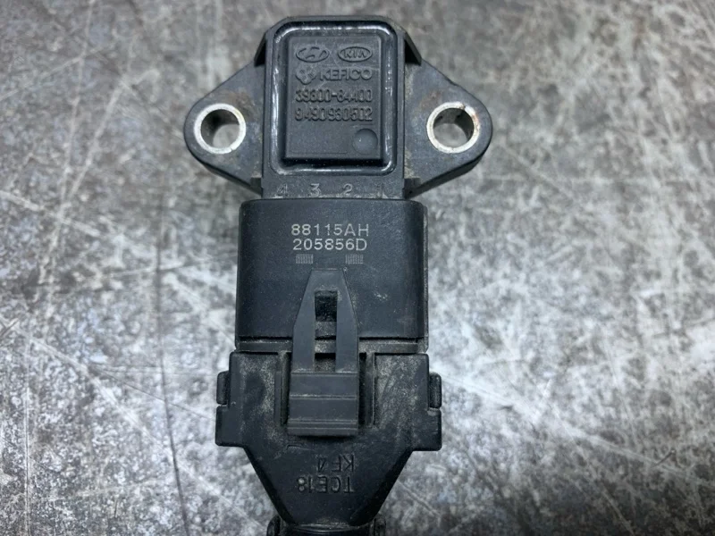 Датчик давления воздуха во впускном коллекторе Hyundai I30 2008 3930084400 УНИВЕРСАЛ D4FB