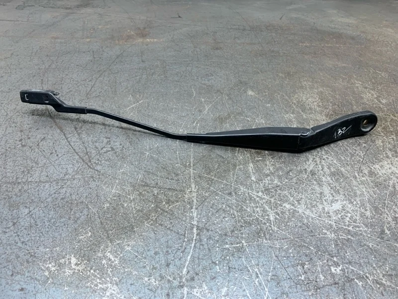 Поводок Ford Mondeo 2010 1797145 УНИВЕРСАЛ KLBA, передний левый