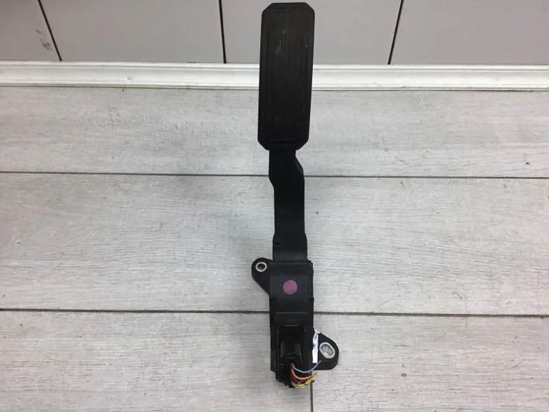 Педаль газа Toyota Auris 2007 7811002020 ХЭТЧБЕК 1ND-TV