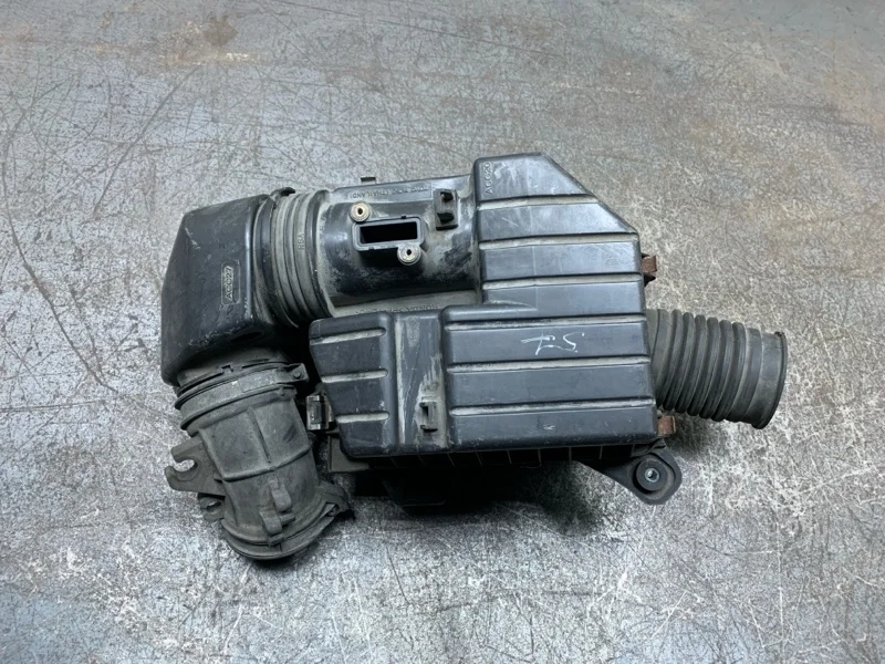 Корпус воздушного фильтра Honda Civic 2006 17202RSAG00 ХЭТЧБЕК R18A2