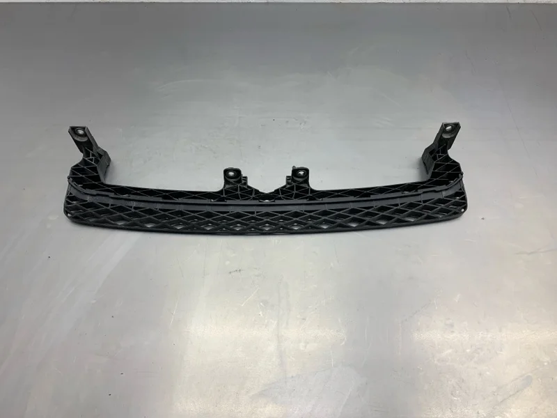 Кронштейн бампера VOLKSWAGEN PASSAT B7 2011 3AA807571 УНИВЕРСАЛ CAYC, передний