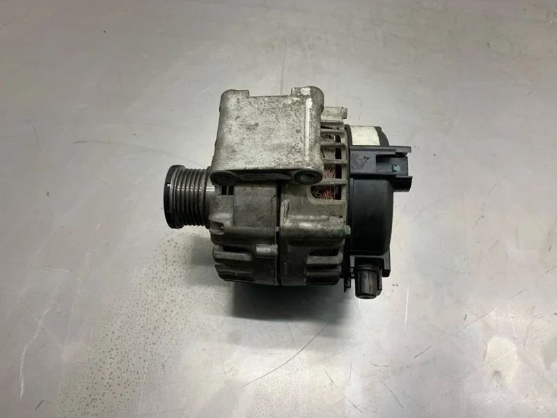 Генератор Mercedes-Benz Sprinter 2012 0986082500 МИНИВЭН 651955