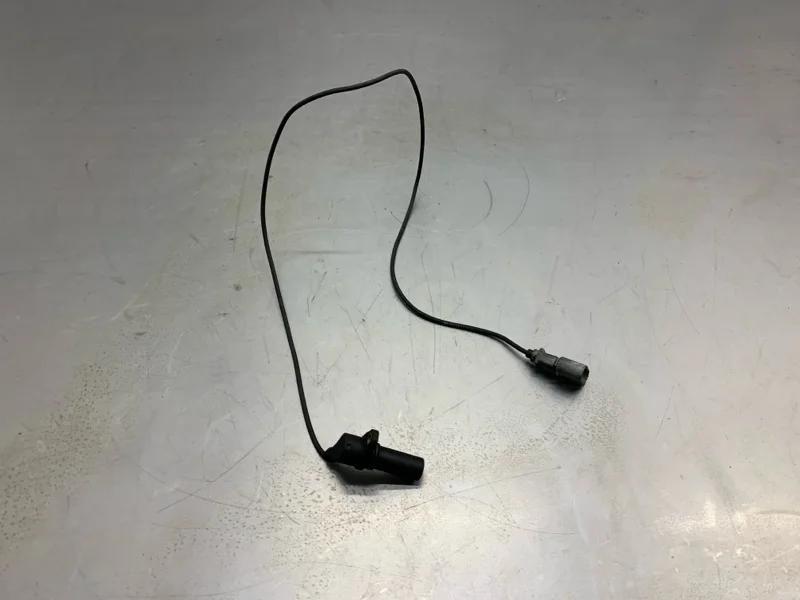 Датчик коленвала Audi A4 2005 038907319E УНИВЕРСАЛ BKE