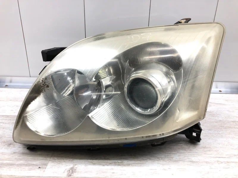 Фара TOYOTA AVENSIS 2006 8117005194 УНИВЕРСАЛ 3ZZFE, левая