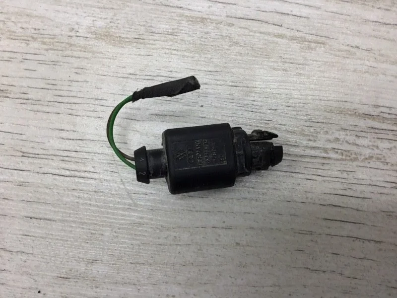 Датчик температуры Audi A6 2011 8Z0820535 УНИВЕРСАЛ CGLD