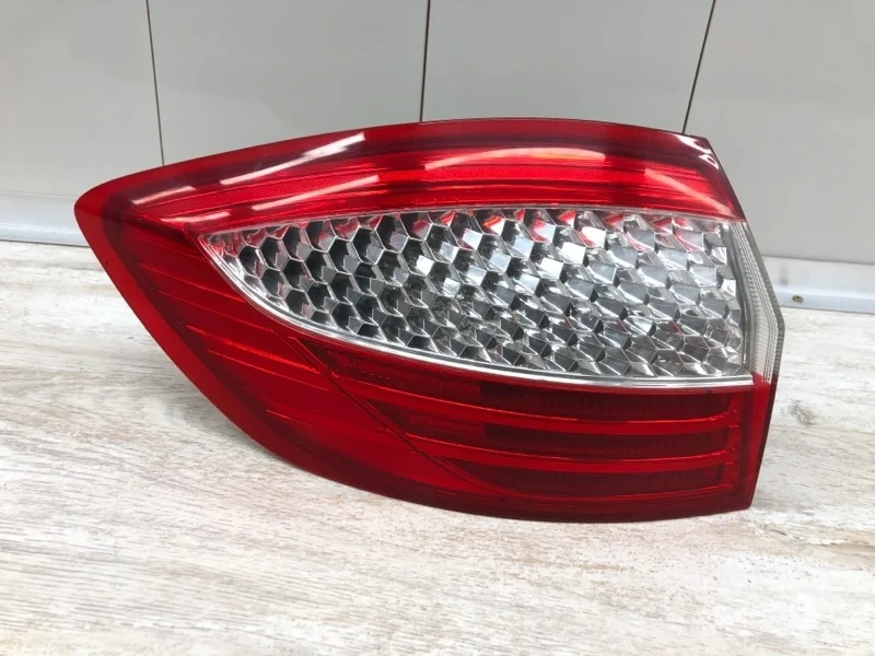 Фонарь Ford Mondeo 4 2009 1486783 УНИВЕРСАЛ QXWB, левый