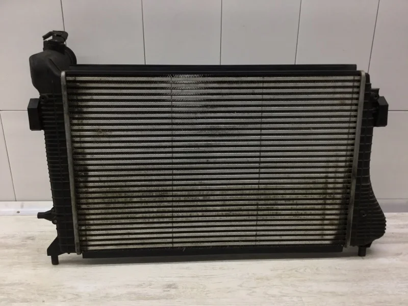 Радиатор интеркулера SKODA OCTAVIA 2008 1K0121345E УНИВЕРСАЛ BLS