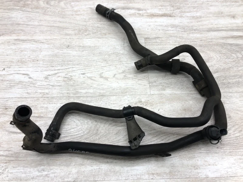 Патрубок системы охлаждения Volkswagen Golf 2011 1K0121101CP ХЭТЧБЕК CAYC