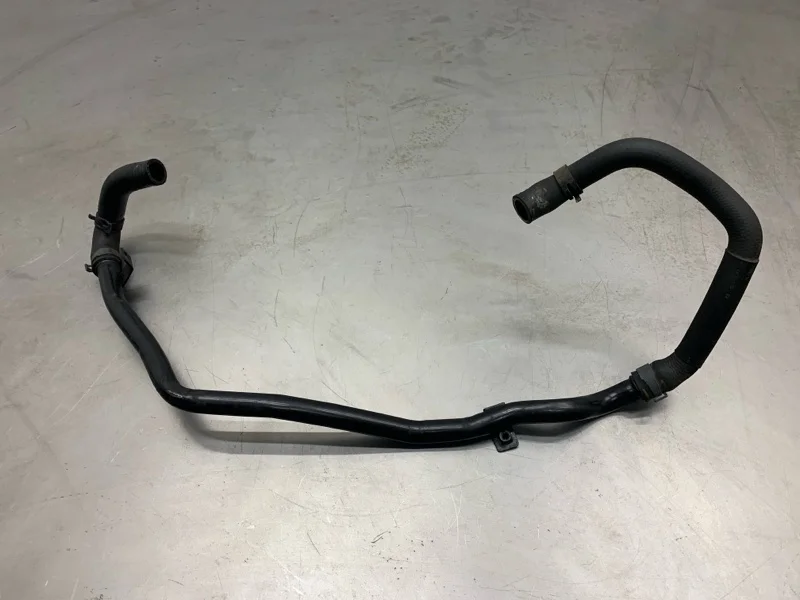 Патрубок системы охлаждения VOLKSWAGEN PASSAT B7 2011 1K0121070BR УНИВЕРСАЛ CAYC