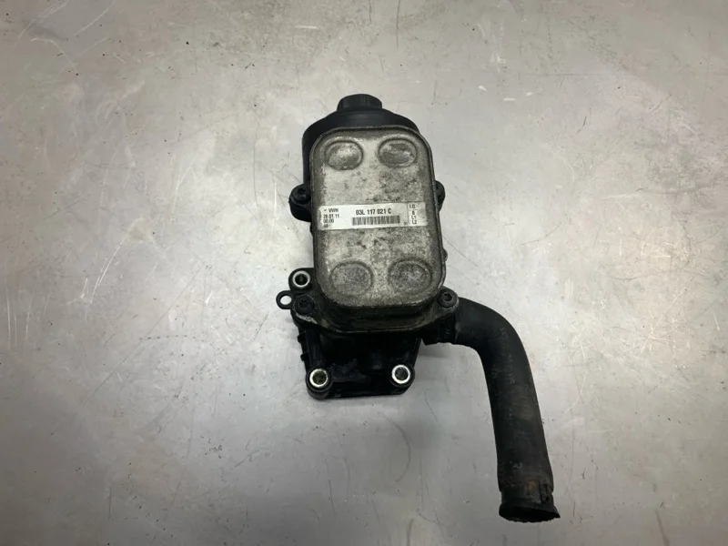 Корпус масляного фильтра VOLKSWAGEN PASSAT B7 2011 03L115389G УНИВЕРСАЛ CAYC