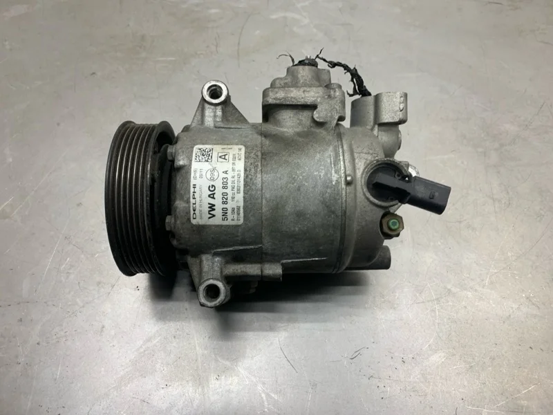 Компрессор кондиционера VOLKSWAGEN PASSAT B7 2011 5N0820803A УНИВЕРСАЛ CAYC
