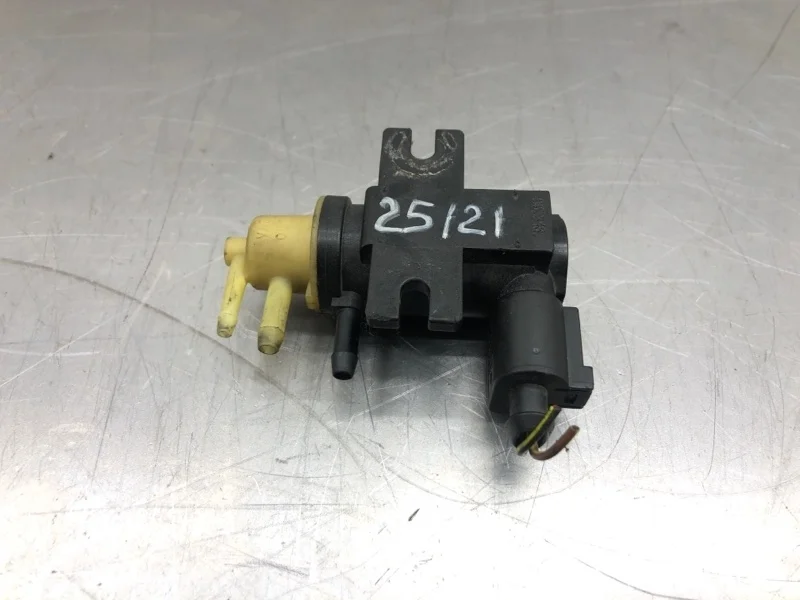 Вакуумный электромагнитный клапан Skoda Octavia 2007 1K0906627A УНИВЕРСАЛ BLS