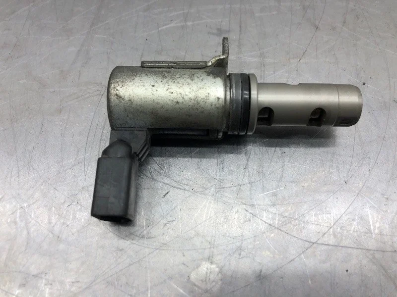 Клапан VVT-i VOLKSWAGEN JETTA 5 2006 03C906455A СЕДАН BLF