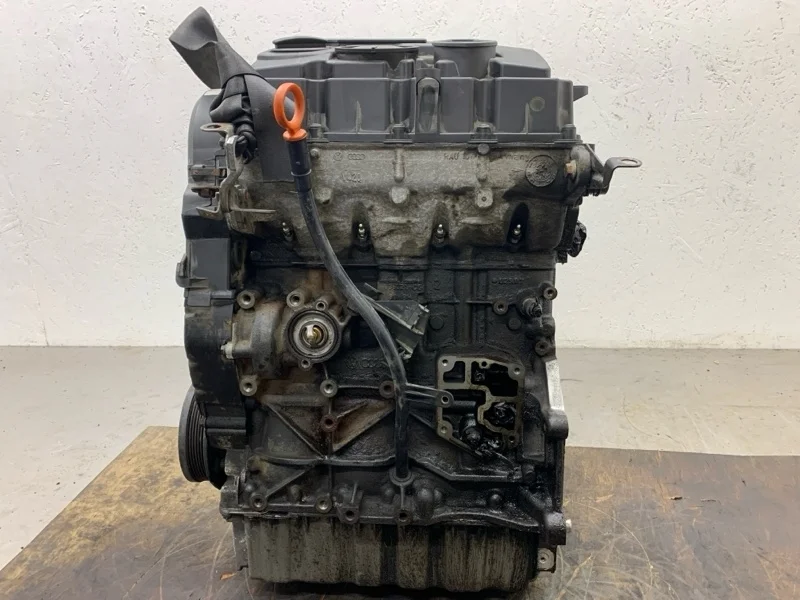 Двигатель ДВС голый столбик Skoda Octavia 2007 03G100037H УНИВЕРСАЛ BLS