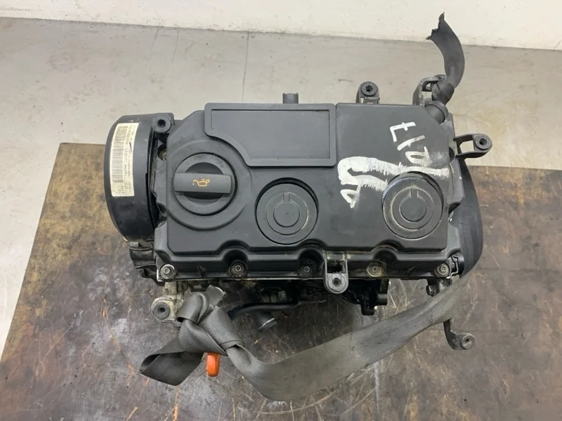 Двигатель ДВС голый столбик Skoda Octavia 2008 03G100037H УНИВЕРСАЛ BLS