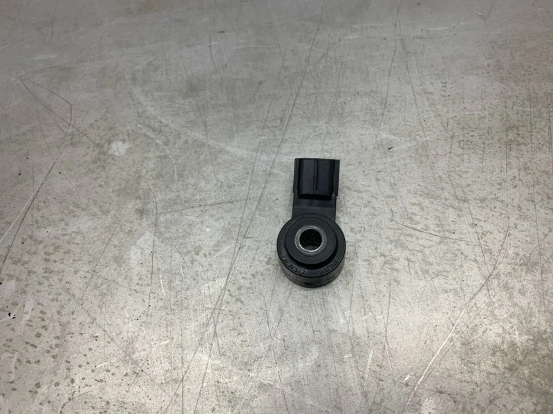 Датчик детонации Toyota Yaris 2007 8961502020 ХЭТЧБЕК 2SZ-FE