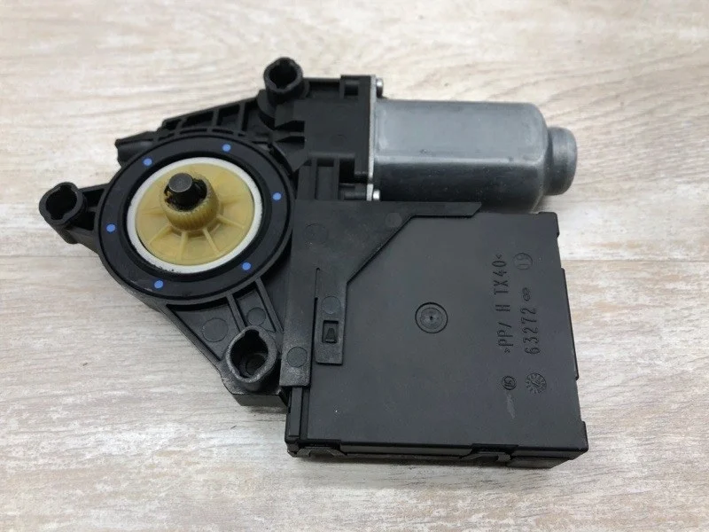 Моторчик стеклоподъемника Toyota Corolla 2002 1T0959701T ХЭТЧБЕК 3ZZFE, передний левый