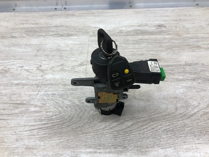 Замок багажника VOLVO V70 2000 8626324 УНИВЕРСАЛ D5252T