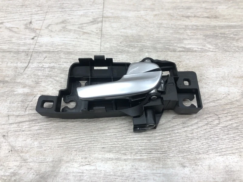 Ручка салона двери Ford Mondeo 2010 1703644 УНИВЕРСАЛ KLBA, передняя правая