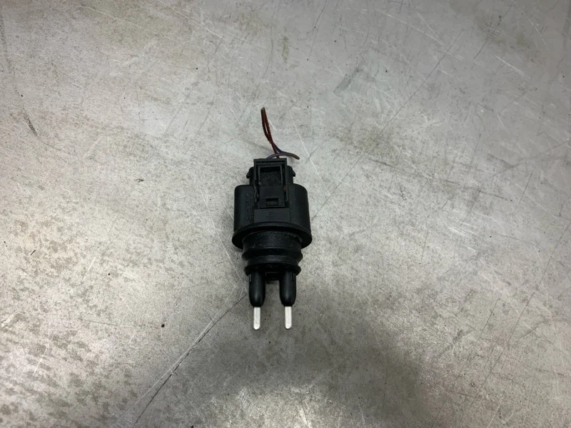 Датчик уровня жидкости омывателя AUDI A6 2011 7M0919376 УНИВЕРСАЛ CGLD