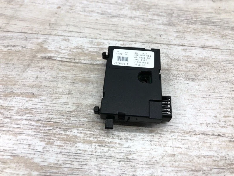 Датчик угла поворота руля Volkswagen Caddy 2010 1K0959654 МИНИВЭН BLS