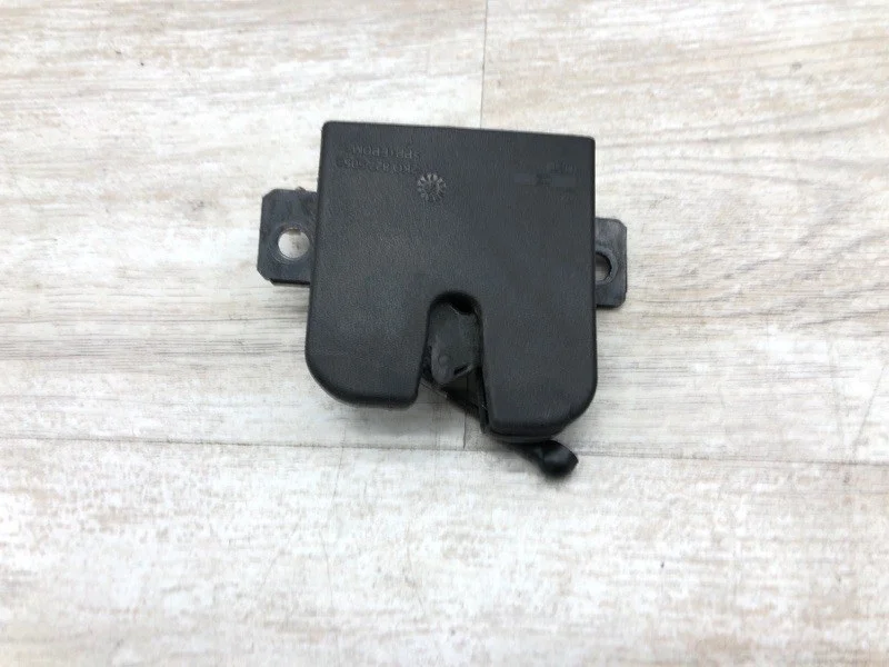 Замок двери багажника VOLKSWAGEN CADDY 2005 2K0827505 ФУРГОН BLS