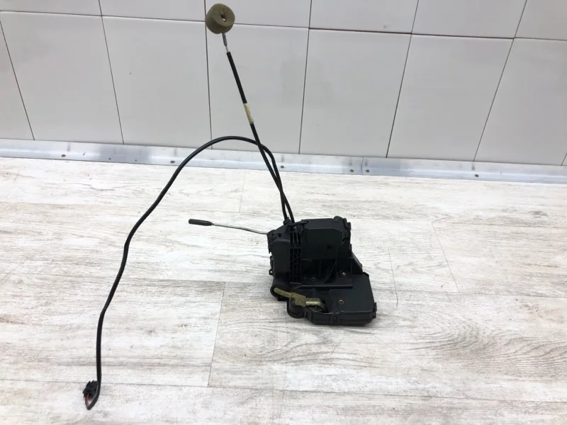 Замок двери MERCEDES-BENZ E-CLASS 2004 211720063509 УНИВЕРСАЛ 646.961 30 164178, передний правый