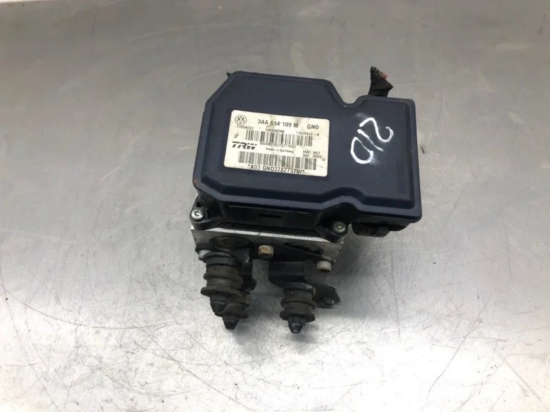 Блок АБС VOLKSWAGEN PASSAT B7 2011 3AA614109M УНИВЕРСАЛ CAYC