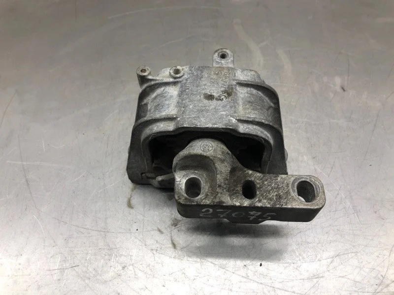 Подушка крепления двигателя Volkswagen Touran 2006 1K0199262AS МИНИВЭН BKC