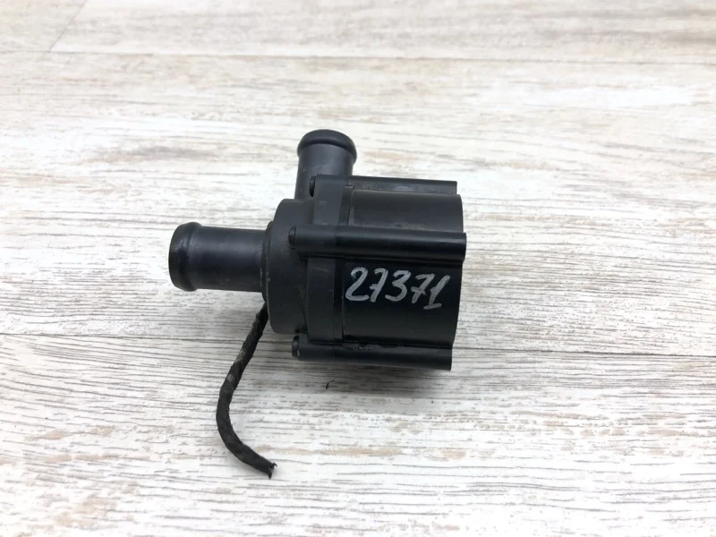 Помпа AUDI A6 2011 059121012A УНИВЕРСАЛ CGLD