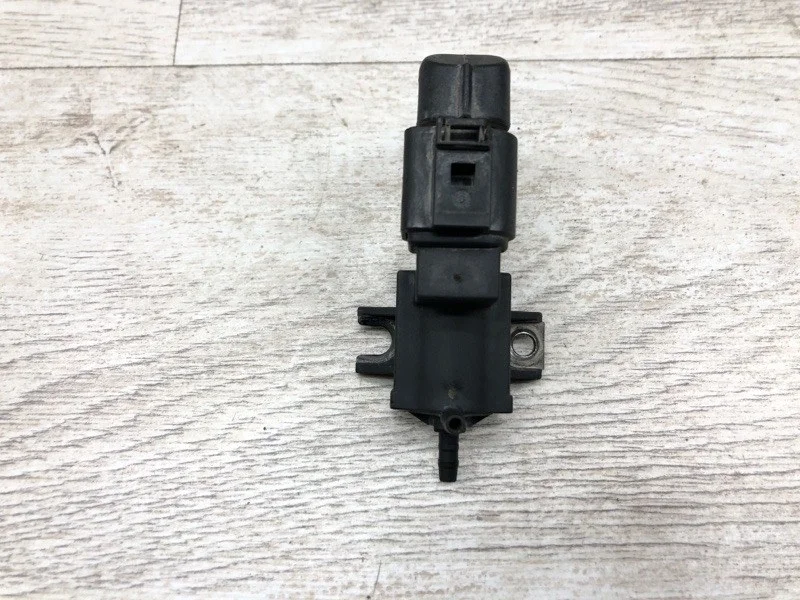 Вакуумный электромагнитный клапан VOLKSWAGEN TRANSPORTER 5 2013 037906283D ФУРГОН CFCA