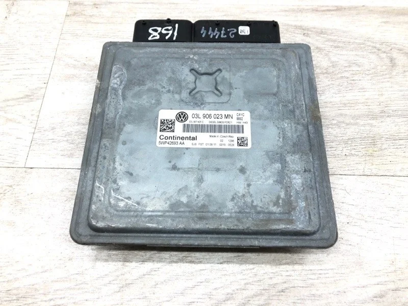 ЭБУ ДВС Volkswagen Golf 2011 03L906023MN ХЭТЧБЕК CAYC