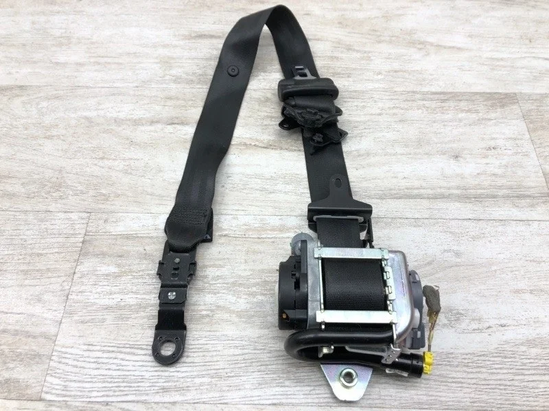 Ремень безопасности Volvo V60 2015 624085000 УНИВЕРСАЛ D4162T, передний правый