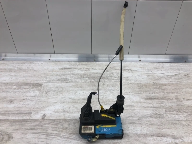 Замок двери Volvo V70 2000 30699752 УНИВЕРСАЛ D5252T, передний правый