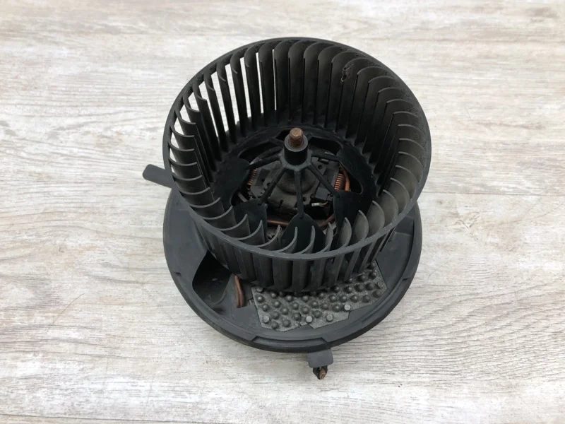 Моторчик печки Audi A6 2005 PQ35987694C УНИВЕРСАЛ BPP