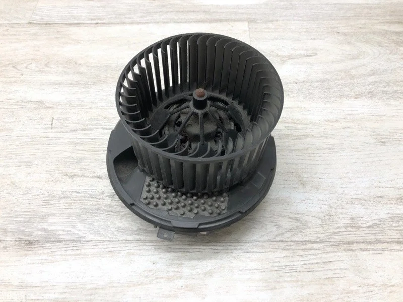 Моторчик печки Volkswagen Jetta 5 2006 1K1820015E СЕДАН BLF
