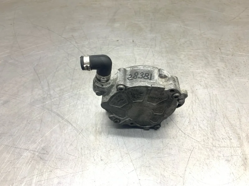 Насос вакуумный AUDI A4 2008 03L145100 СЕДАН CAGA