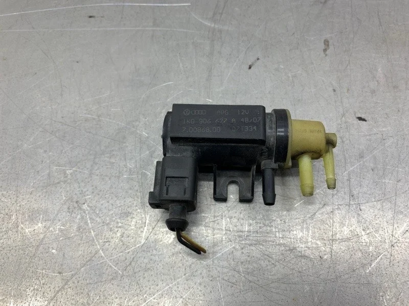 Вакуумный электромагнитный клапан Skoda Octavia 2008 1K0906627A УНИВЕРСАЛ BLS