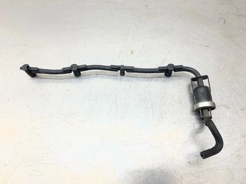 Трубка топливная на форсунку Volkswagen Tiguan 2008 03L130235K ВНЕДОРОЖНИК CBAB