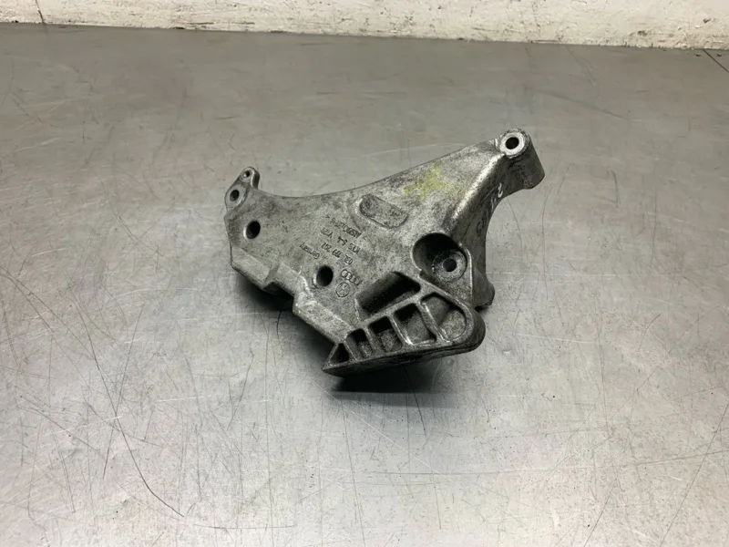 Кронштейн двигателя SKODA OCTAVIA 2010 03L199207 УНИВЕРСАЛ CAYC